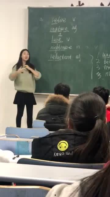 英语老师在线观看,Exploring the World of Online English Teaching: Insights from a Virtual Classroom Experience 第1张 英语老师在线观看,Exploring the World of Online English Teaching: Insights from a Virtual Classroom Experience 第1张